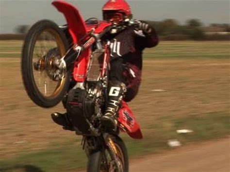 In this article are instructions on how to wheelie a dirt bike. How To Wheelie On Your Dirt Bike - YouTube