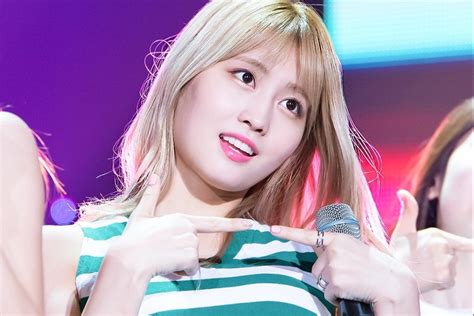 Kpop Group Twice Member Momo Flexed On Twitter About 40 Thousand Fans