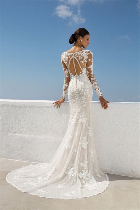 Brautkleid rückenfrei meerjungfrau hochzeitskleid brautkleid vintage perfektes brautkleid brautkleid spitze hochzeitskleid eng. Justin Alexander | Schmale brautkleider, Hochzeitskleid ...