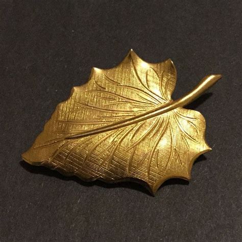 Vintage Gold Tone Leaf Pin Brooch Etsy Leaf Jewelry Costume