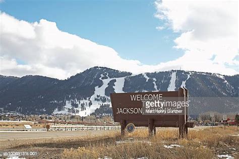 Welcome Back Signage Photos And Premium High Res Pictures Getty Images