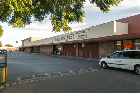 PLATFORM: Visible But Unseen: The Material Cultures of Los Angeles’s