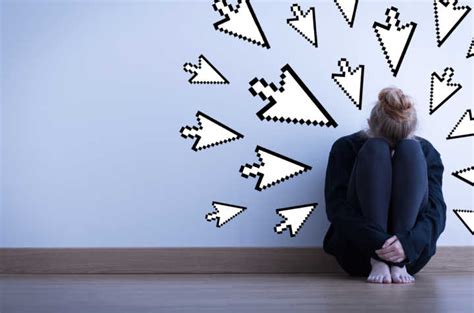 Entenda o significado de lockdown, e qual a diferença dele para a quarentena que está sendo adotada em vários estados do país para combater o novo. Cyberbullying - O que é, Conceito, Definição ...