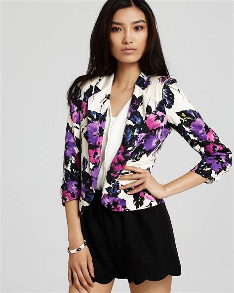 Love Blazers Floral Is Super Hot For Spring Fashion Attire Pretty Outfits Floral Jacket