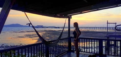 While we weren't in koh lanta on a sunday (the day that these clean ups take place), we. The Andaman Sea Islands Koh Lanta and Koh Phi Phi - The ...