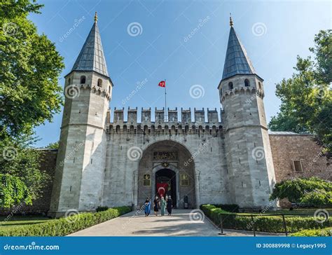 Topkapi Palace S Gate Of Salutation In Istanbul Turkey Editorial
