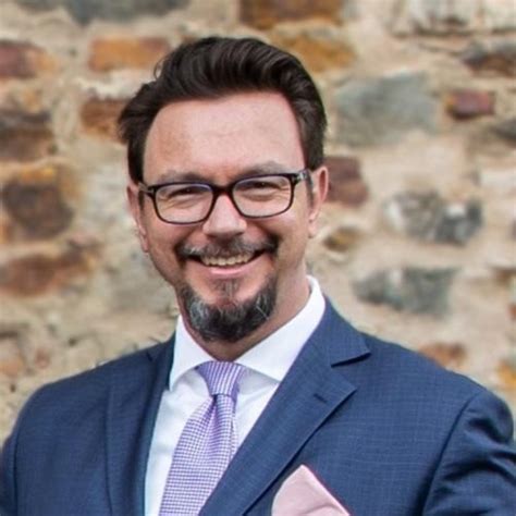 Frankfurt merrill lynch international bank dac, zweigniederlassung frankfurt am main. Ronny Paul - Director Global Transaction Services - Bank ...