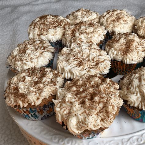 tiny chefs ★ snickerdoodle cupcakes with cream cheese frosting