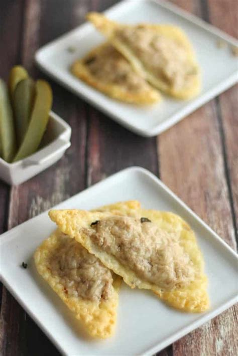 You will enjoy every bite of this keto and low carb recipe it is so simple and easy! Cheesy Keto Tuna Melts | Tuna Melt Recipe made with Cheese ...