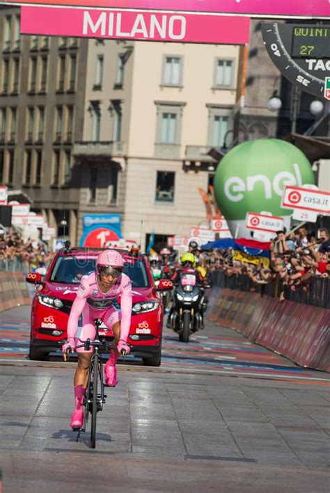 Fahrradbekleidung günstige,radbekleidung,fahrradtrikots,radtrikot und radsportbekleidung outlet sparen sie bis zu 70% : Mailand, Italien Am 28. Mai 2017: Team Nairo Quintana ...