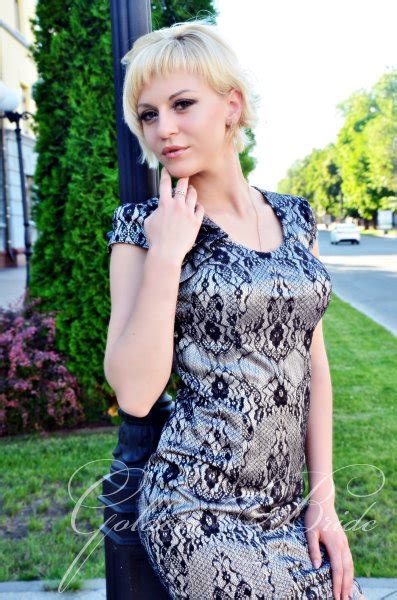 Irina From Cherkasy Ukraine31 Yo Green Eyes Blond Hair Id 684412