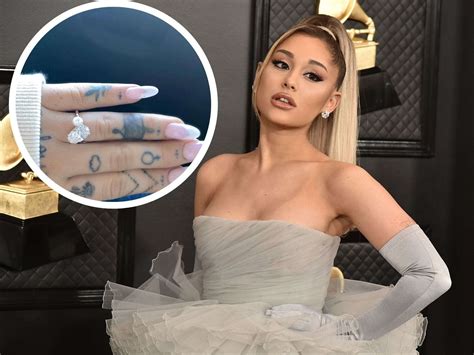 A representative for the singer told cnn on monday that grande and real estate agent dalton gomez have officially tied the knot. Ariana Grande Wedding Ring Cost / Ariana Grande Appeared To Announce Her Engagement To Dalton ...