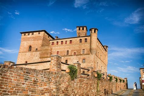 Nel castello di grinzane cavour hanno sede alcuni importanti enti. Castello di Grinzane Cavour - JoyPhotographers