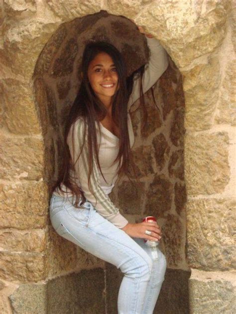 Antonella Roccuzzo Is Living The Life (26 pics)