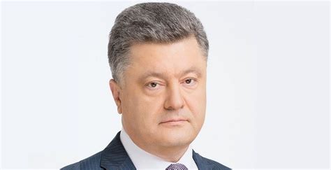 Perfil oficial del dirigente político progresista colombiano gustavo petro. Petro Poroshenko Biography - Facts, Childhood, Achievements