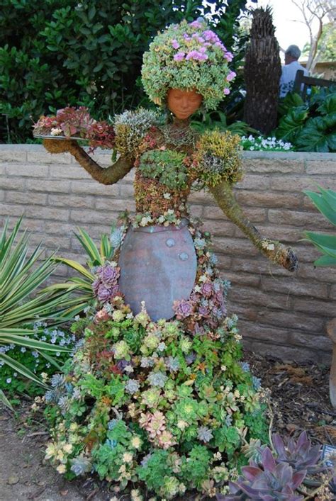 14 Beautiful Examples Of Garden Art For Your Yard