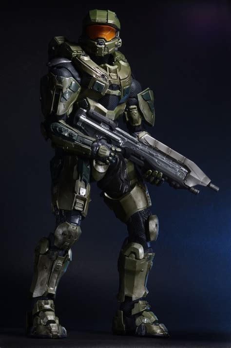 Closer Look Halo 18″ Master Chief Action Figure