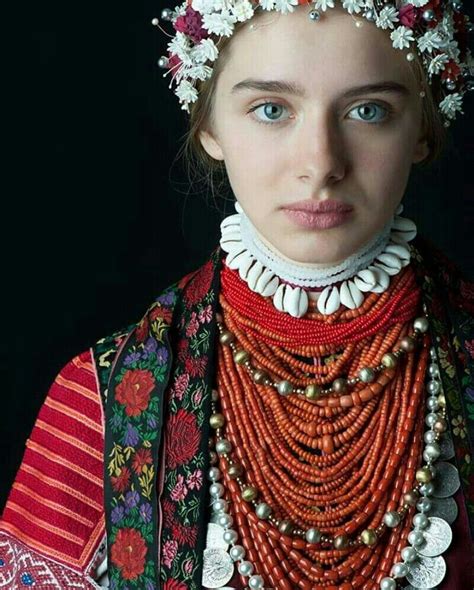 ukraine beauty folk fashion ethnic fashion mode russe floral headdress costumes around the