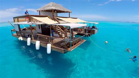 Floating Bar Cloud9 In Fiji Is The Coolest Place To Party