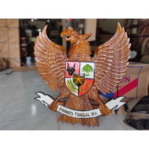 Jual Patung Burung Garuda Pancasila Kayu Jati Miniatur Burung Garuda Jati Uk Cm Shopee