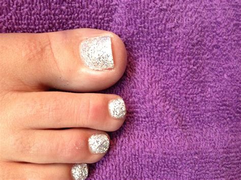 Diamond White Twinkle Toes Glitter Toe Nails Glitter Toes Toe Nails