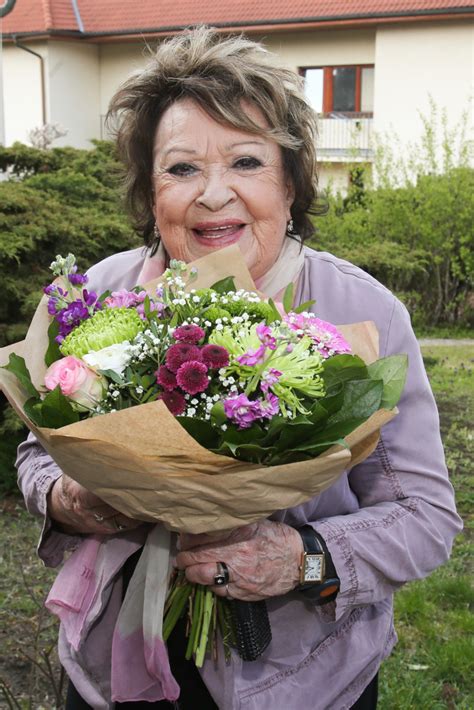 Všechny oblíbené knížky od jiřina bohdalová máme skladem! Jiřina Bohdalová slaví 90. Kdysi byla hrdinkou lechtivých ...