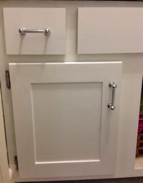 Reface bathroom cabinets do it yourself bathroom cabinets diy diy bathroom vanity bathroom vanity remodel. Cabinet Refacing - How To Make Shaker Doors (With images ...