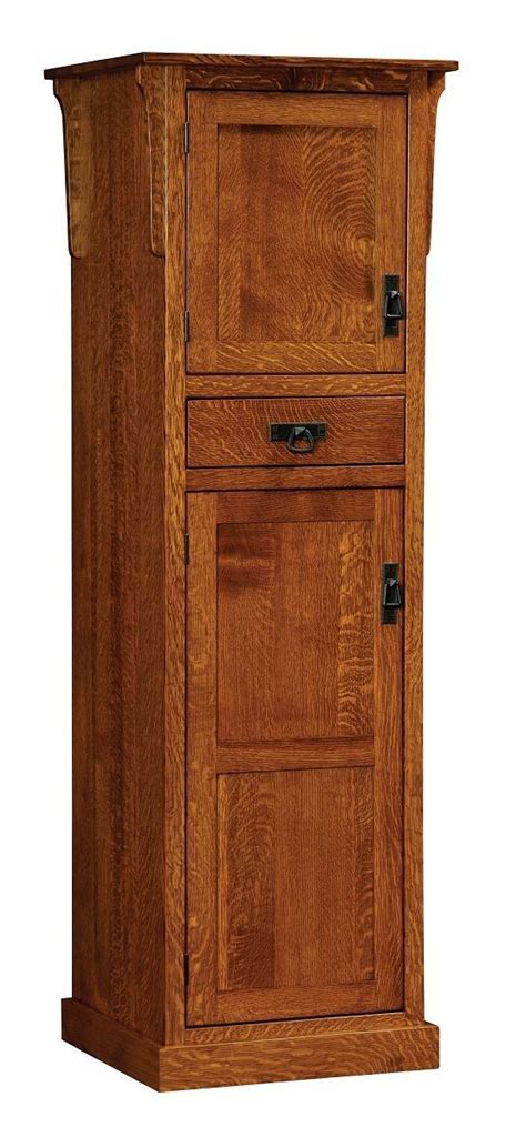 We are chicago's largest amish cabinet dealer. pantry+cabinets | Amish Country Traditional Kitchen Pantry ...