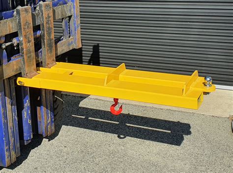 2000kg forklift crane jib attachment with tow ball – Allied Forklifts