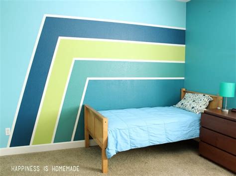 Painting your bedroom is an inexpensive way to personalize your bedroom's style. Boys Bedroom: Graphic Racing Stripes Painted Accent Wall ...
