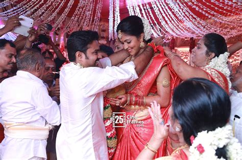 actress amala paul and director vijay marriage photos 25cineframes