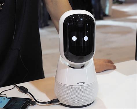 Samsung Has A Cute Assistant Robot That Is Ready To Receive Orders At Home Duckys Desktop
