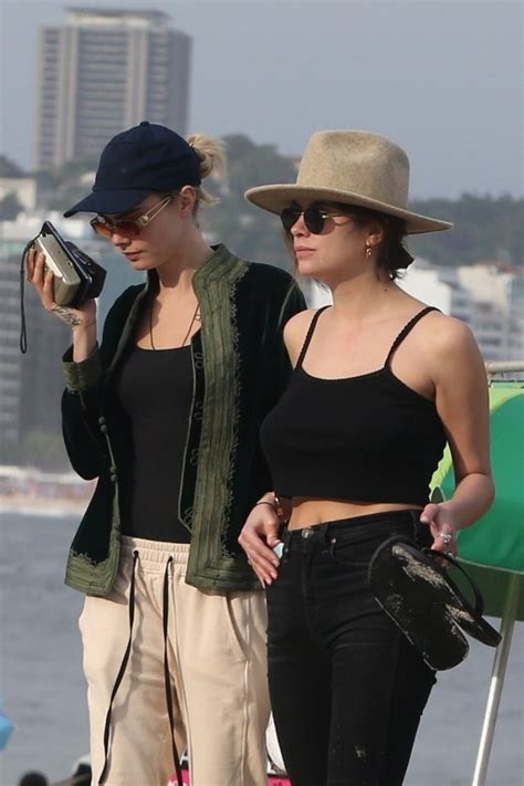 An extremely detailed timeline of cara delevingne and ashley benson's relationship. Cara Delevingne & Ashley Benson Sexy - The Fappening ...