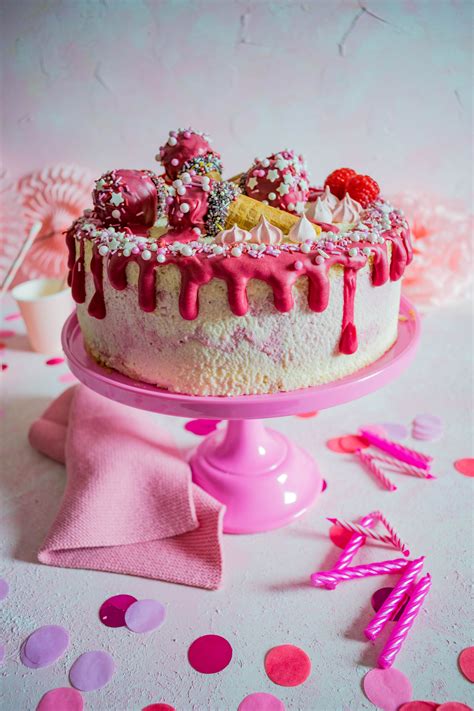 Es spielt hierbei keine rolle, ob es sich um ein mädchen oder um einen jungen handelt. Himbeer-Quark Geburtstagstorte | Mein Naschglück | Cake ...