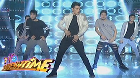 Its Showtime Hashtag Boys Show Their Cool Moves Video Dailymotion