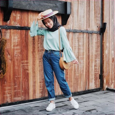 Tonjolkan satu hal utama dari fotomu. Outfit Baju Top Blouse Untuk Hijabers Ala Selebgram 2018 ...