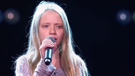 Laura - 'Dancing On My Own' | Blind Auditions | The Voice Kids | VTM