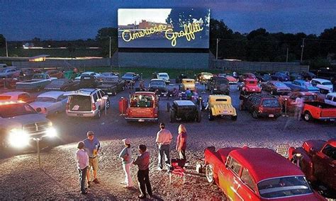 There is also the cascade drive in, located in west chicago. The Family Drive-In Theatre in 2020 | Drive in movie ...