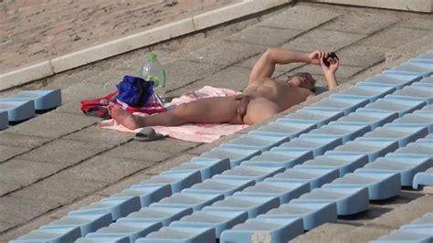 Chinese Bodybuilder Naked Sunbathing Thisvid Com