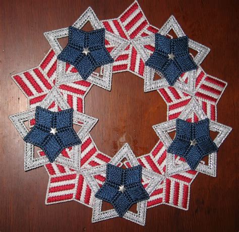 Stars And Stripes Wreath Plastic Canvas Patterns Plastic Canvas Christmas