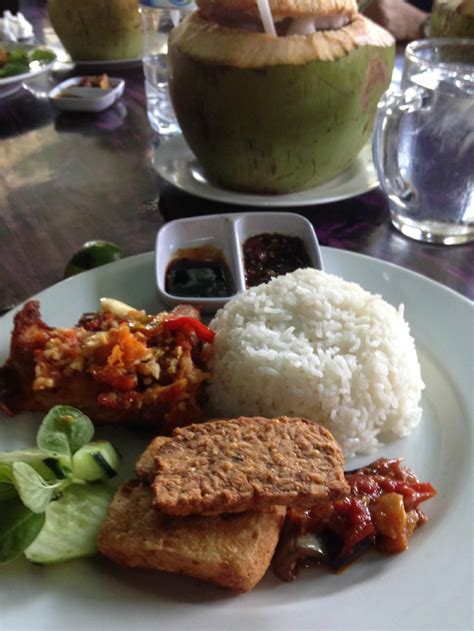 Tepatnya jalan trans kalimantan depan taman baca askari bundaran besar kuala kapuas. Ayam Bakar Wong Solo | Eat, Food, Restaurant