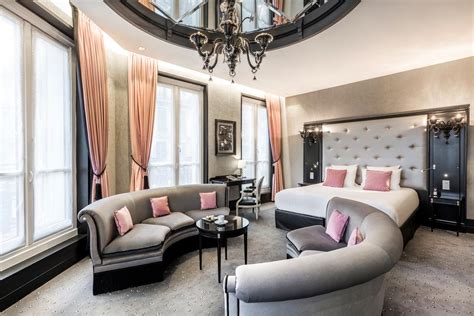 suite-miroir-plafond-hotel-paris-sexyhotelsparis - SexyHotelsParis