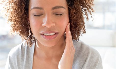 You should avoid hot drinks, spicy foods, smoking and alcohol for 3 days after wisdom teeth extraction. When Can I Eat Solid Food After Wisdom Teeth Removal ...