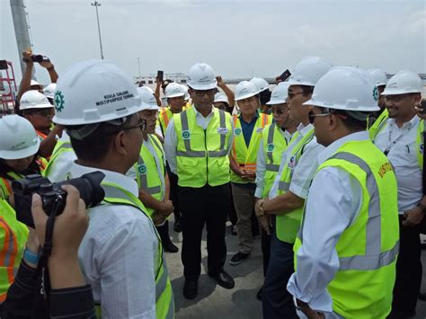 Pelabuhan Kuala Tanjung Siap Operasi Jadi Hub Internasional