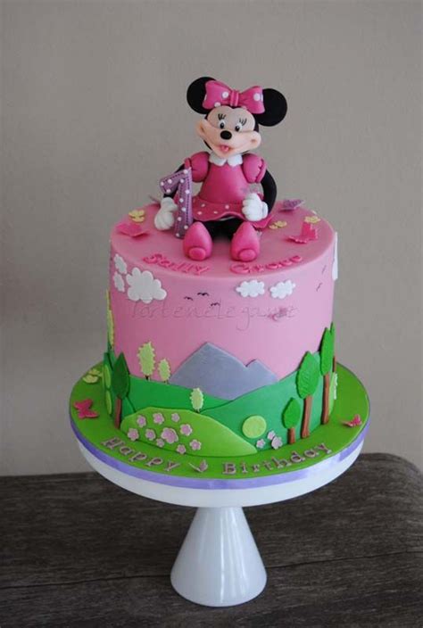 Die ard feiert dies mit zwei sendungen am samstag und sonntag. Minnie Maus Torte zum 1. Geburtstag (avec images)