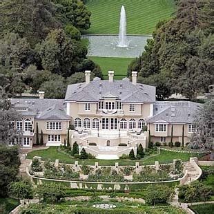 Oprah winfrey's chicago office is based in chicago. Oprah Winfrey's House in California and Home in Chicago ...