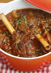 Friptura de iepure gatit la ceaun, cu vin, legume si mirodenii. Miel la ceaun in 2020 | Lamb shank recipe, Slow cooker ...