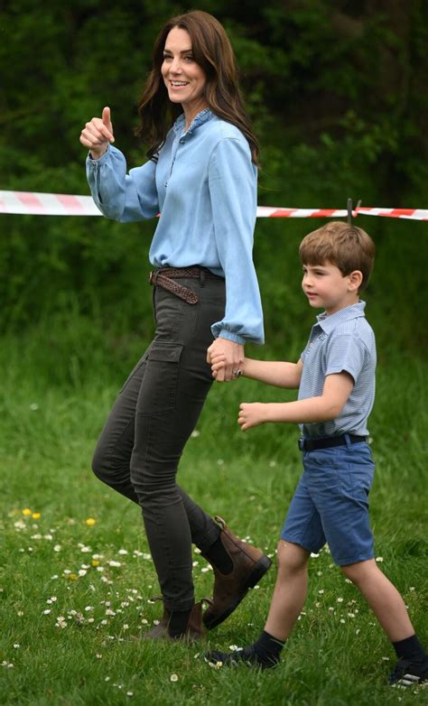 Of Course Kate Middleton Wore Post Coronation Skinny Jeans Fashnfly