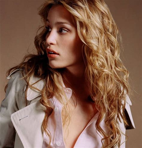 Join a moose and a squirrel in the adventures of rocky and bullwinkle on dreamworks.com! Piper Perabo Cute | d33blog