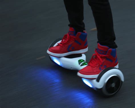 Amazon Pulls ‘hoverboards From Sale After Machines Burst Into Flames